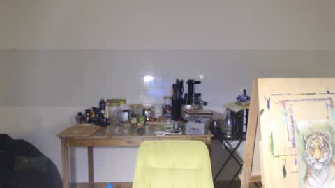 Snapshot of elizzo chatting on 12.22.24 Eliekind online show from 12.22.24