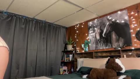 Ella online show from 05.28.26