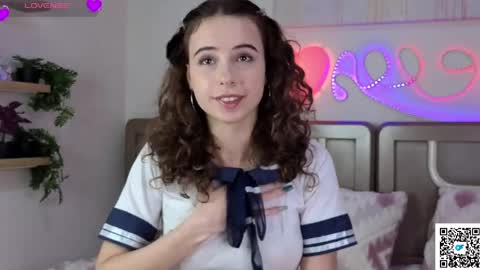Snapshot of ella_desire chatting on 04.26.26 ella_desire online show from 04.26.26