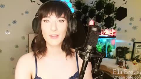 Snapshot of ella_ecstasy chatting on 01.28.25 Ella Ecstasy online show from 01.28.25