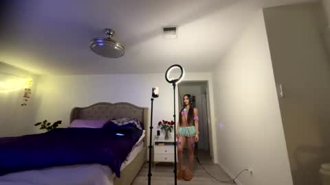 ella_ella_ella_ay online show from 10.24.25