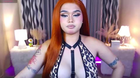 Snapshot of ella_fantasia chatting on 11.04.25 HI ITS ME ELLA online show from 11.04.25
