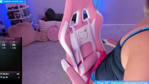 ella_foxx online show from 03.05.25