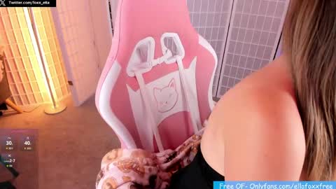 ella_foxx online show from 04.14.26