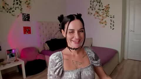 Snapshot of ella_gdss chatting on 09.14.25 ELLA online show from 09.14.25