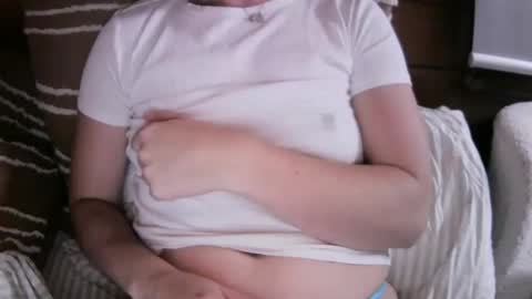 Snapshot of ella_girlnextdoor chatting on 02.17.25 Ella - Girl Next Door online show from 02.17.25