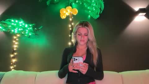 Ella online show from 01.12.26