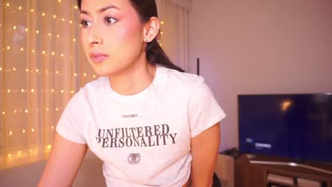 Snapshot of ella_owen chatting on 01.29.25 ELLA OWEN online show from 01.29.25