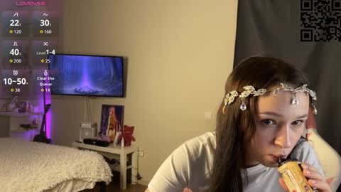 ella_simons online show from 11.13.25