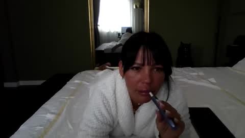 Ella online show from 06.03.26