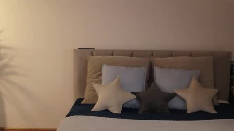 Snapshot of ella_twinkle chatting on 02.09.25 Ella online show from 02.09.25