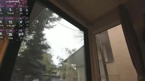 Snapshot of ella_vee chatting on 11.17.25 ella_vee online show from 11.17.25