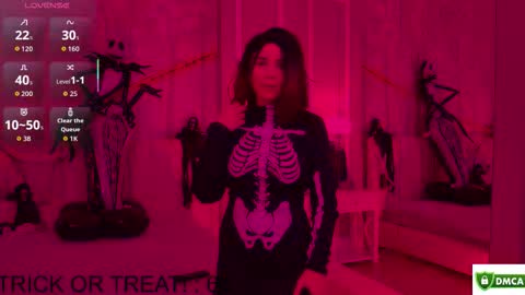 Ella online show from 10.31.25