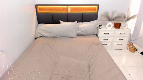 Snapshot of ellabrown_ chatting on 02.17.26 SINGLE PO online show from 02.17.26