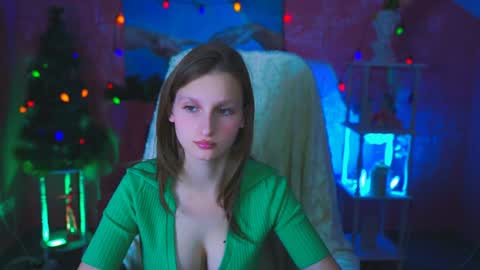 Snapshot of ellahorton chatting on 12.10.24 Ella online show from 12.10.24