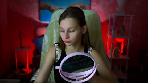 Snapshot of ellahorton chatting on 01.27.25 Ella online show from 01.27.25