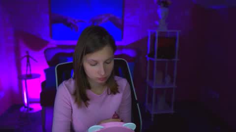 Snapshot of ellahorton chatting on 11.10.25 Ella online show from 11.10.25