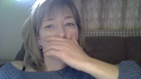 ellajohnsonx online show from 03.12.25