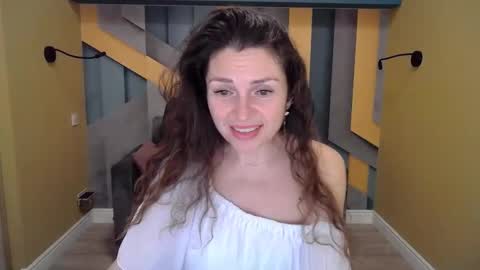 EllaLongs online show from 12.15.24