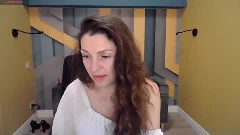 EllaLongs online show from 01.10.25