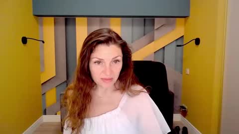 EllaLongs online show from 02.22.25