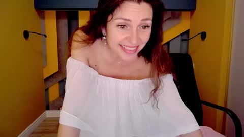 EllaLongs online show from 02.23.25