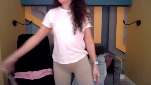 EllaLongs online show from 02.21.26