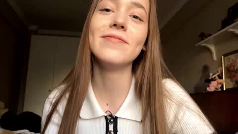 Ella online show from 09.12.25