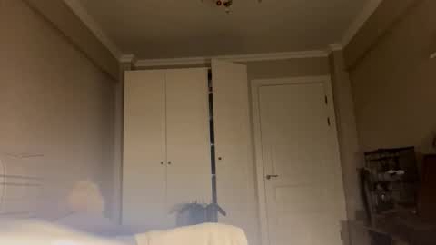 Ella online show from 10.02.25