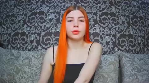 Snapshot of ellanuar chatting on 11.10.25 EllaNuar online show from 11.10.25