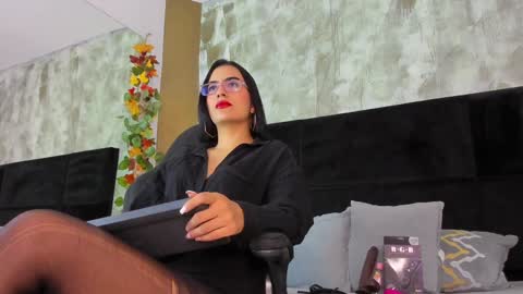  ella  online show from 02.07.25