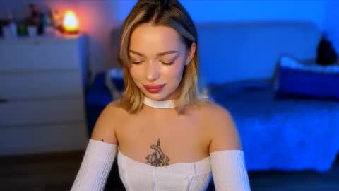 Ella online show from 11.08.25