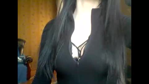 elle010843 online show from 02.08.25