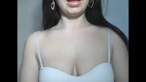 elle010843 online show from 02.10.25