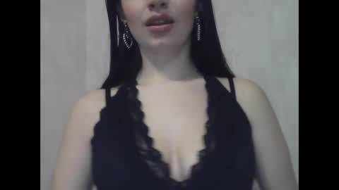 elle010843 online show from 02.12.25