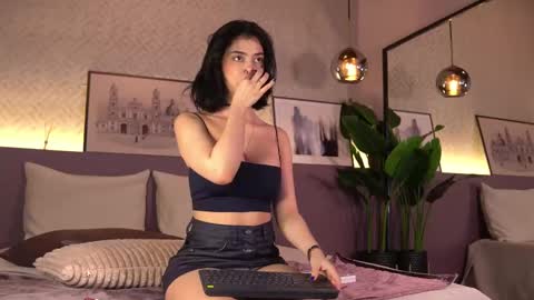 Snapshot of ellediane chatting on 02.09.25 Elle Diane online show from 02.09.25