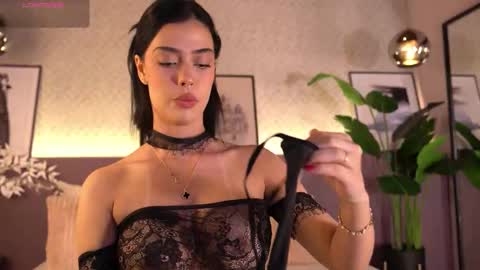 Snapshot of ellediane chatting on 12.22.25 Elle Diane online show from 12.22.25