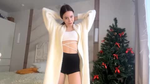 Snapshot of ellettecollins chatting on 12.22.25 Rosa online show from 12.22.25