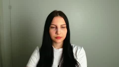 ellie_esmi online show from 05.20.26