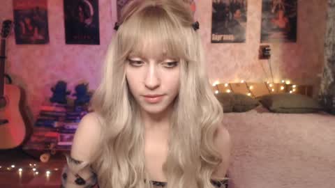 ellie_friendly online show from 01.16.25