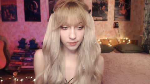 ellie_friendly online show from 01.27.25