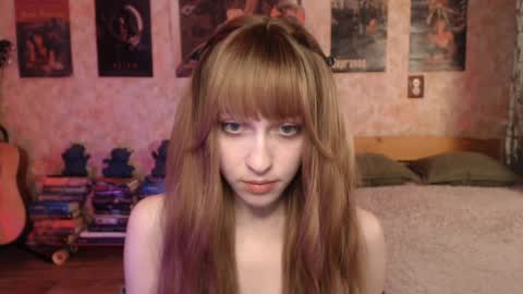 ellie_friendly online show from 04.04.26
