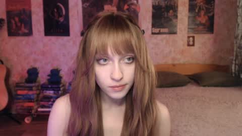 ellie_friendly online show from 04.10.26