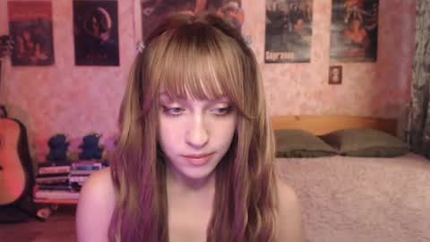 ellie_friendly online show from 08.04.26