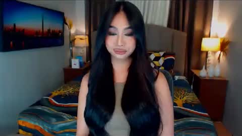 Snapshot of elliecummers chatting on 01.08.25 ellie online show from 01.08.25