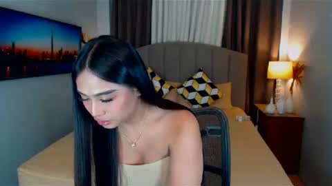 Snapshot of elliecummers chatting on 01.30.25 ellie online show from 01.30.25