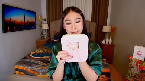 Snapshot of elliecummers chatting on 09.08.25 ellie online show from 09.08.25