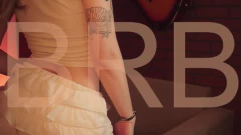 Snapshot of elliecutes chatting on 10.28.25 elliecutes online show from 10.28.25