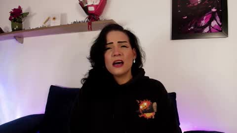 elliee1 online show from 12.18.25