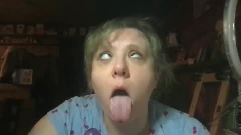 Ellie Louise online show from 04.30.26